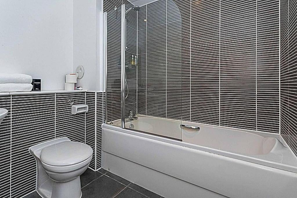 Modern 2 Bed Apartment With Stunning Seaside View Edinburg Exteriör bild