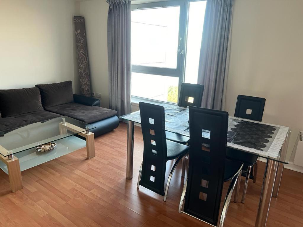 Modern 2 Bed Apartment With Stunning Seaside View Edinburg Exteriör bild